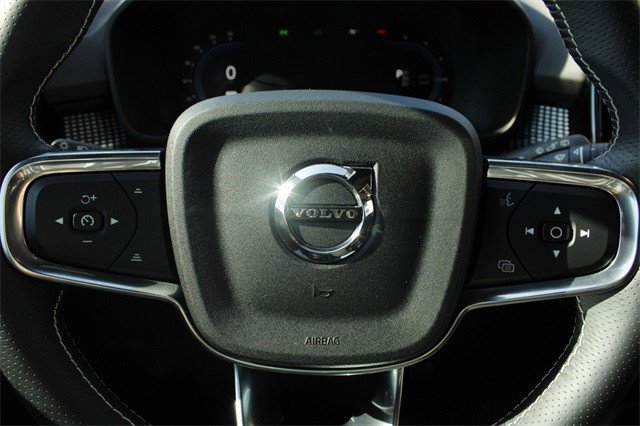 Used 2021 Volvo XC40 P8 Recharge w/ Advanced Package image 13