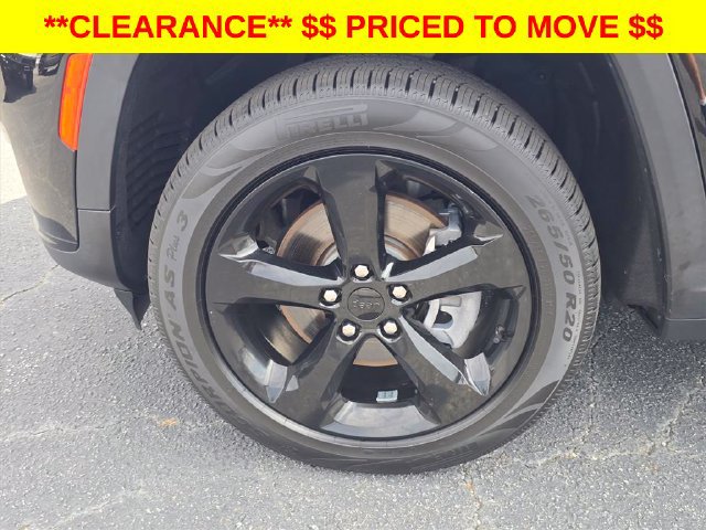 Used 2023 Jeep Grand Cherokee L Limited w/ Black Appearance Package AWD/4WD image 32