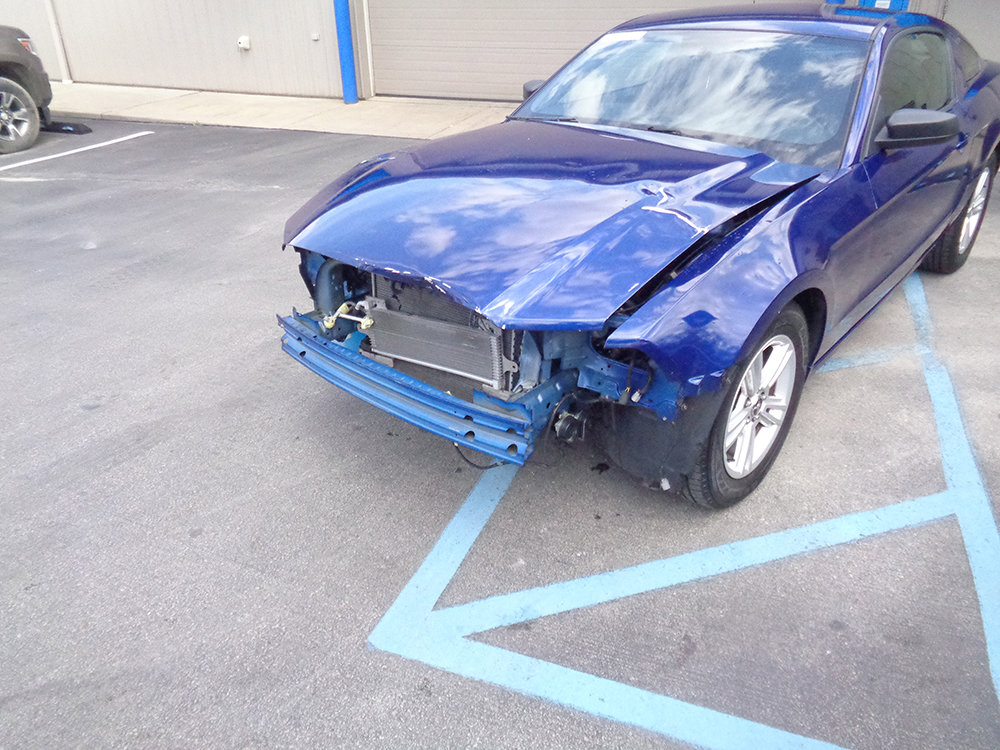 Used 2014 Ford Mustang Coupe image 2