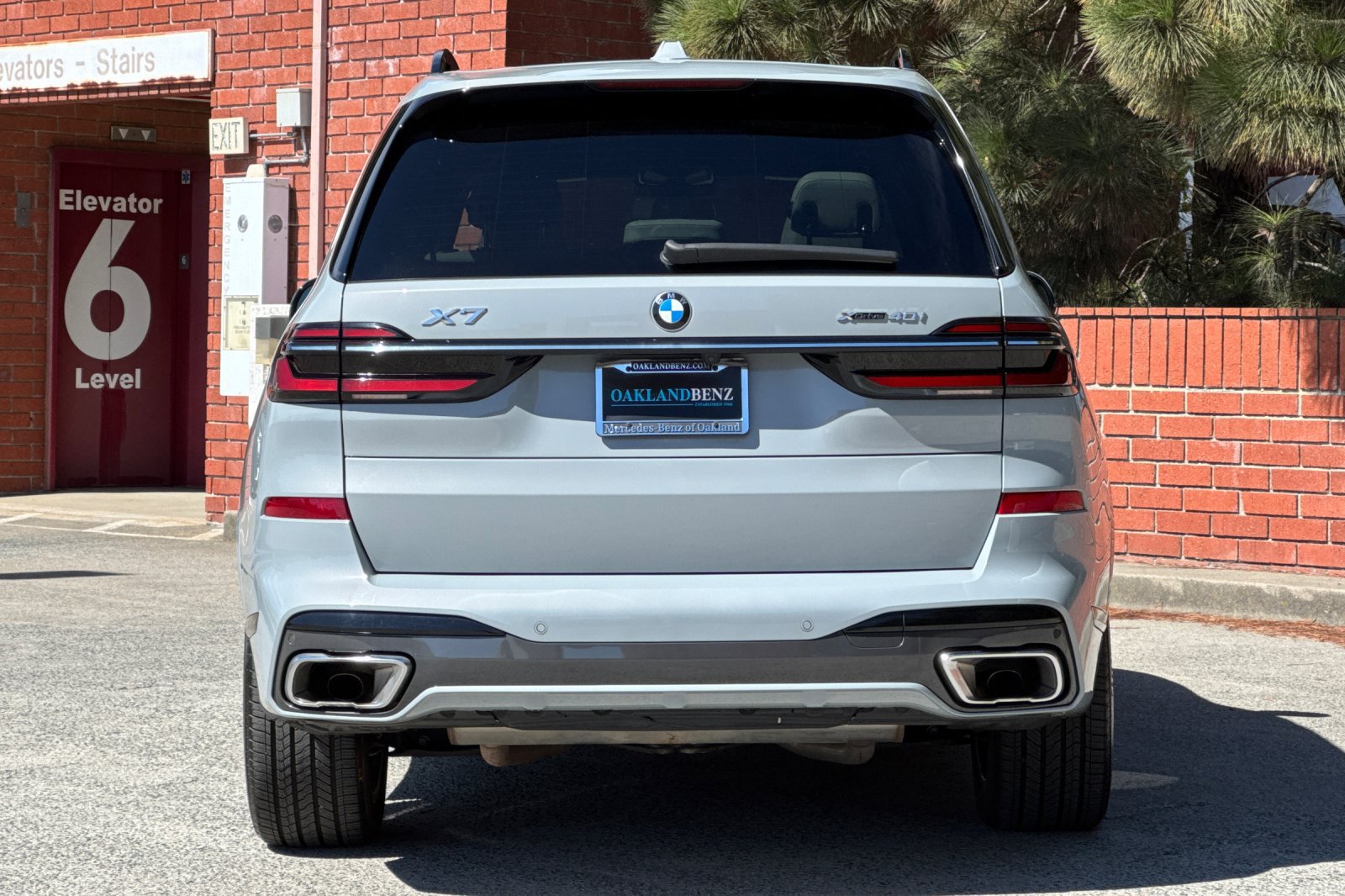 Used 2024 BMW X7 xDrive40i w/ M Sport Package AWD/4WD image 5