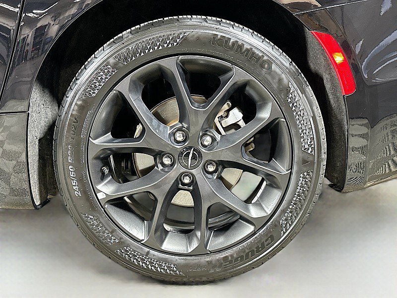 Used 2025 Chrysler Pacifica Limited image 32