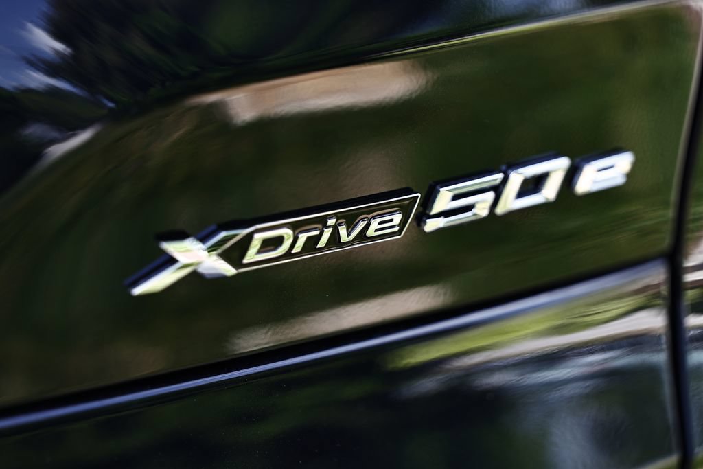 New 2026 BMW X5 xDrive50e w/ M Sport Package AWD/4WD image 11