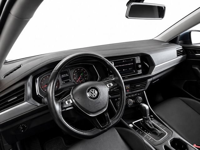 Used 2019 Volkswagen Jetta SE w/ Cold Weather Package FWD image 15