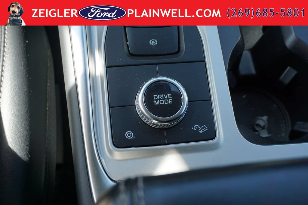 Used 2023 Ford Explorer XLT w/ Equipment Group 202A AWD/4WD image 23