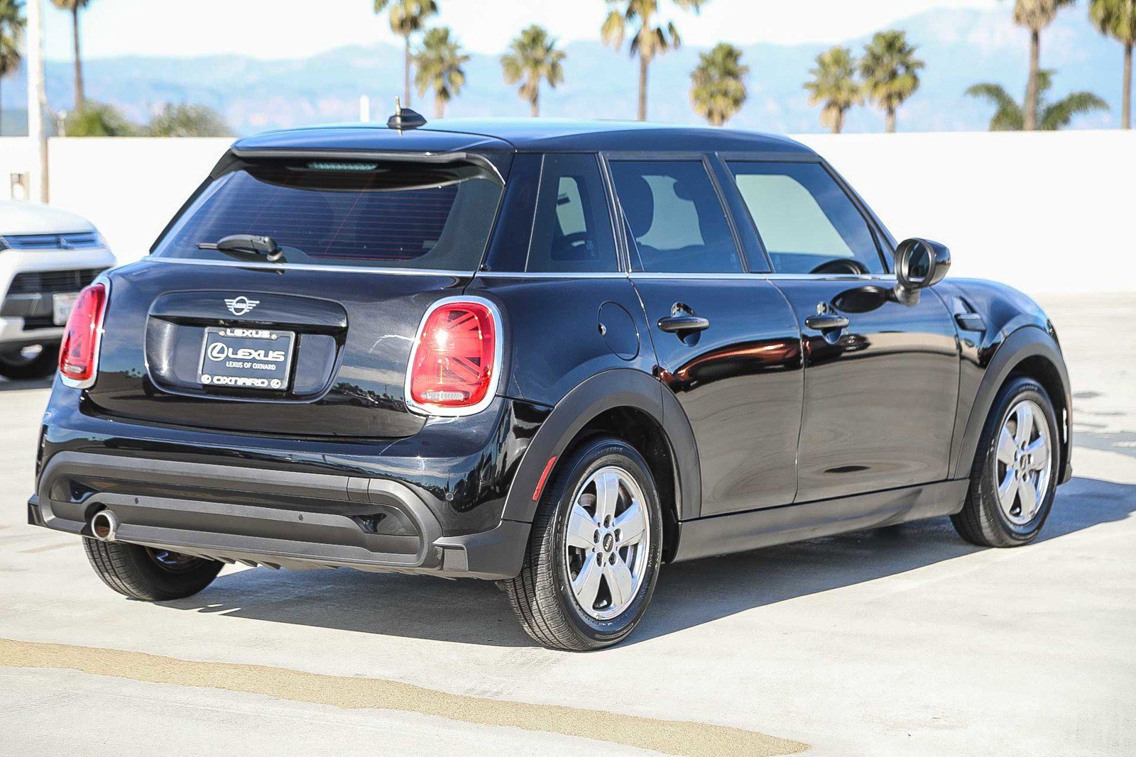 Used 2022 MINI Cooper 4-Door Hardtop image 7