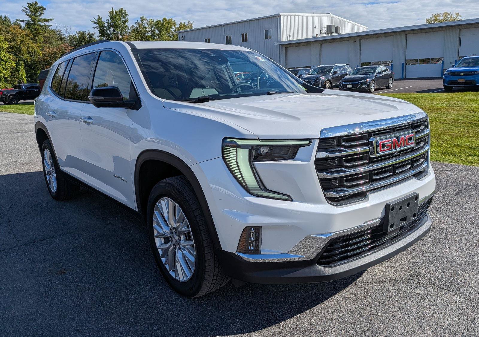 Used 2024 GMC Acadia Elevation w/ Luxury Package AWD/4WD image 4