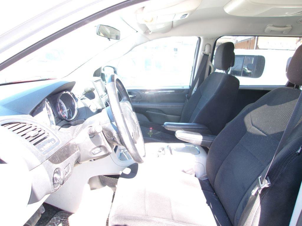 Used 2013 Dodge Grand Caravan SXT w/ Rear Park Assist Pkg FWD image 7