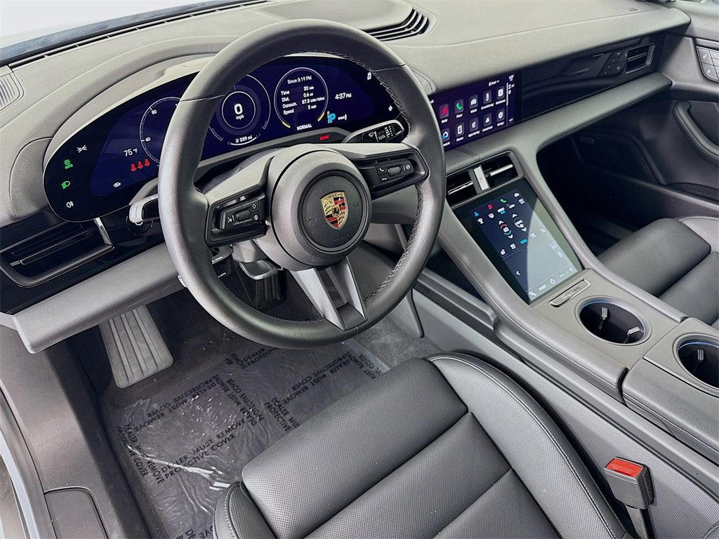 Used 2024 Porsche Taycan image 4