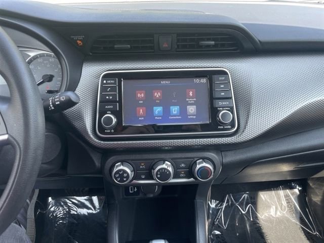 Used 2020 Nissan Kicks S image 11