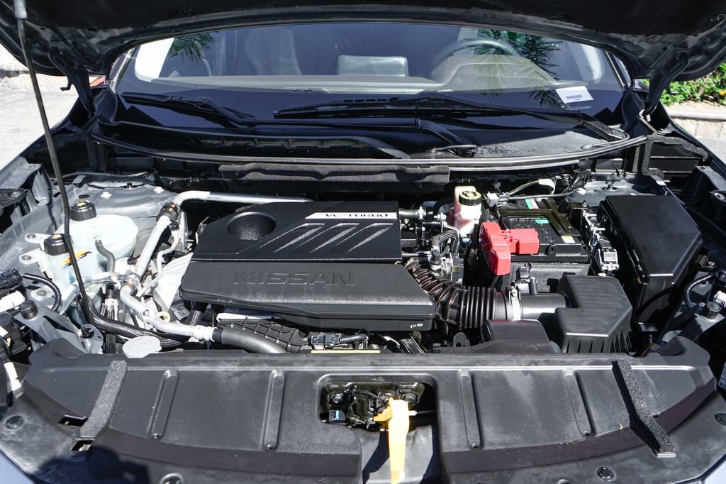 Used 2023 Nissan Rogue SV image 10