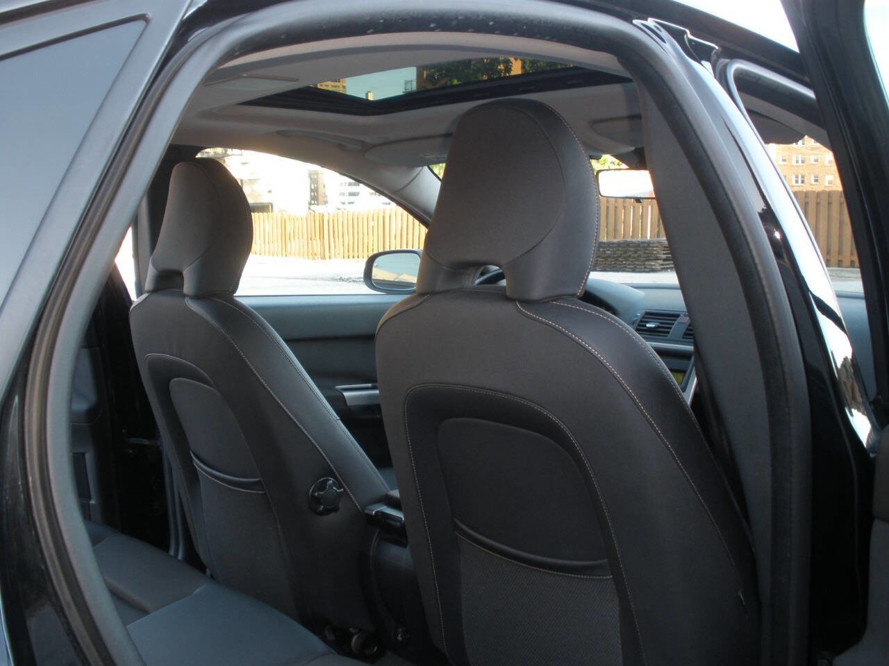Used 2010 Volvo S40 2.4i FWD image 29