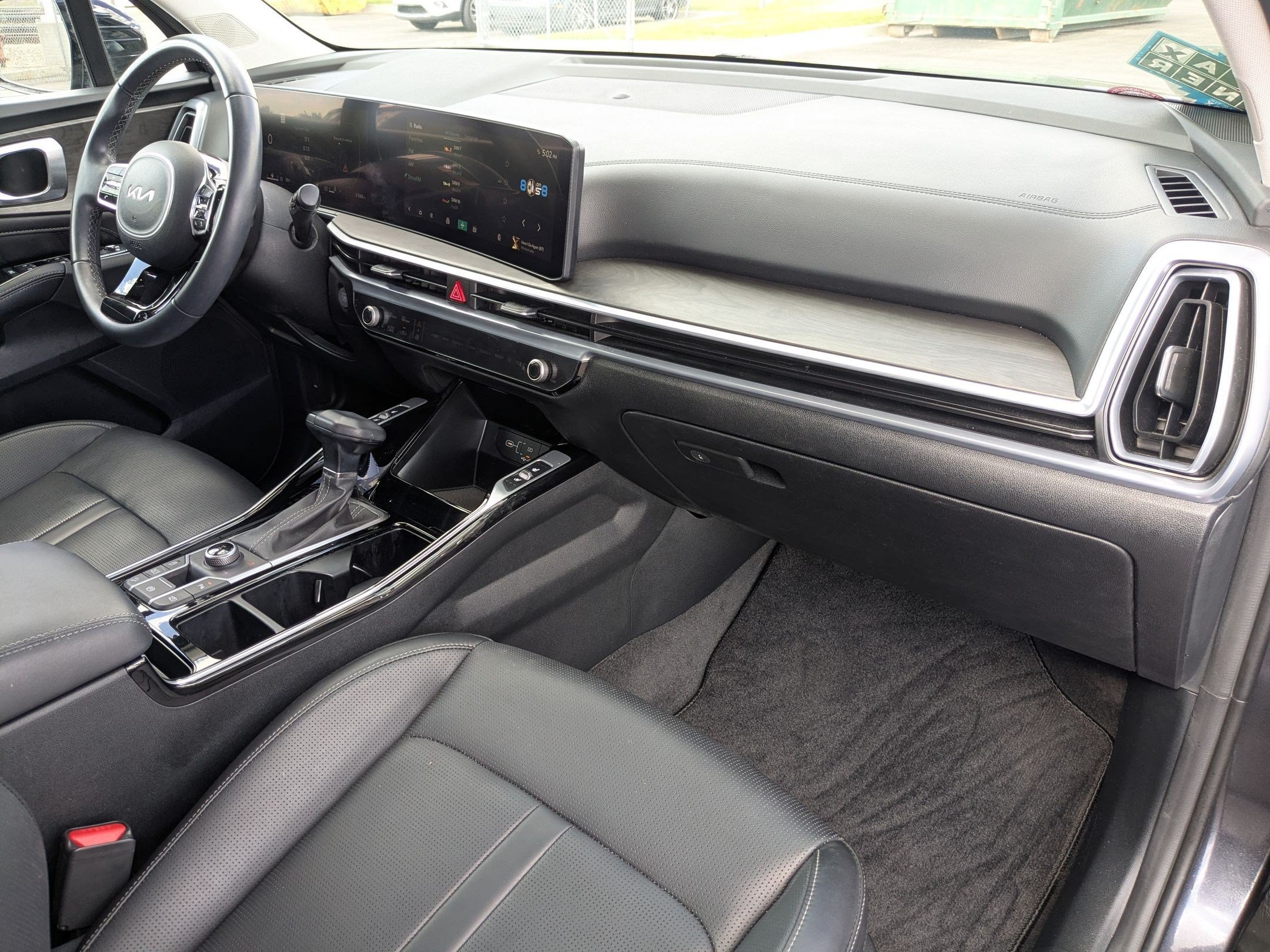Certified 2025 Kia Sorento SX AWD/4WD image 31