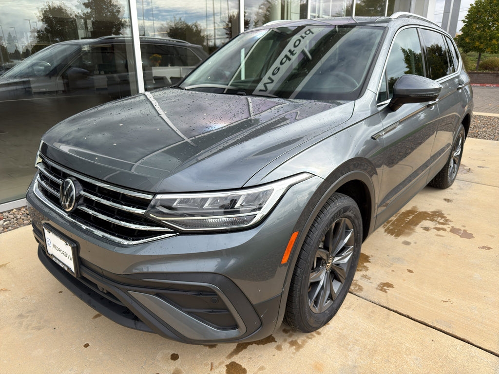 Used 2022 Volkswagen Tiguan SE image 1