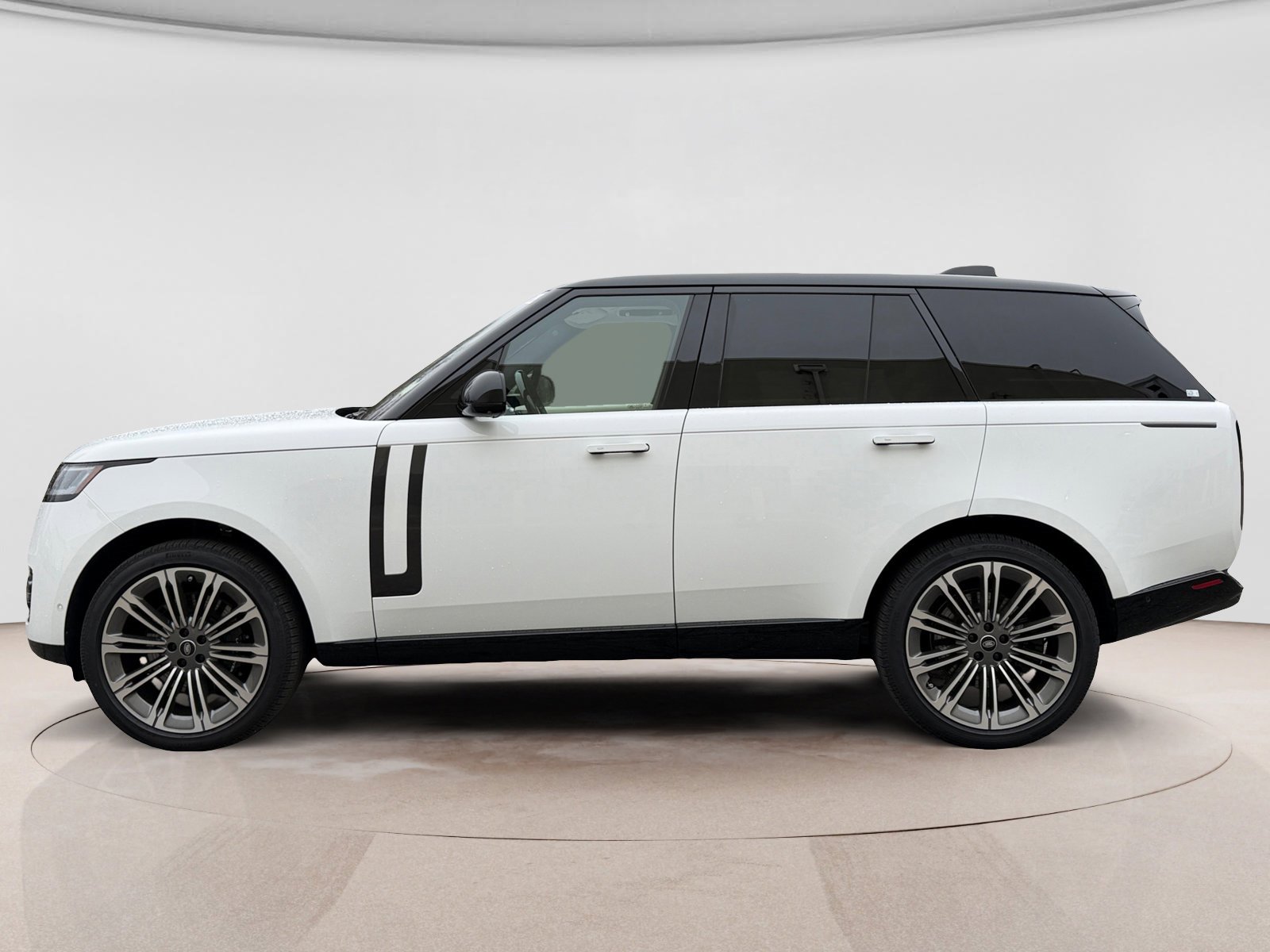 Used 2025 Land Rover Range Rover SE video 2