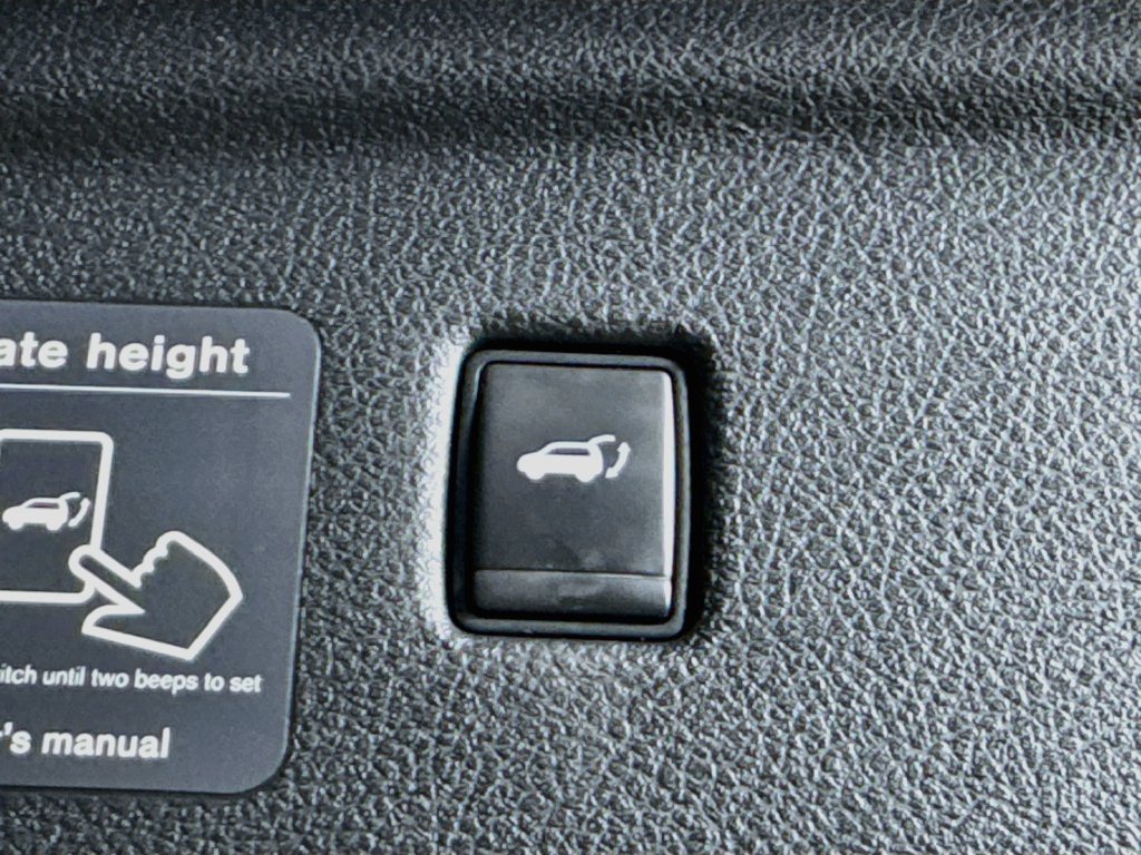 Certified 2019 INFINITI QX50 Essential w/ Proactive Package FWD image 34