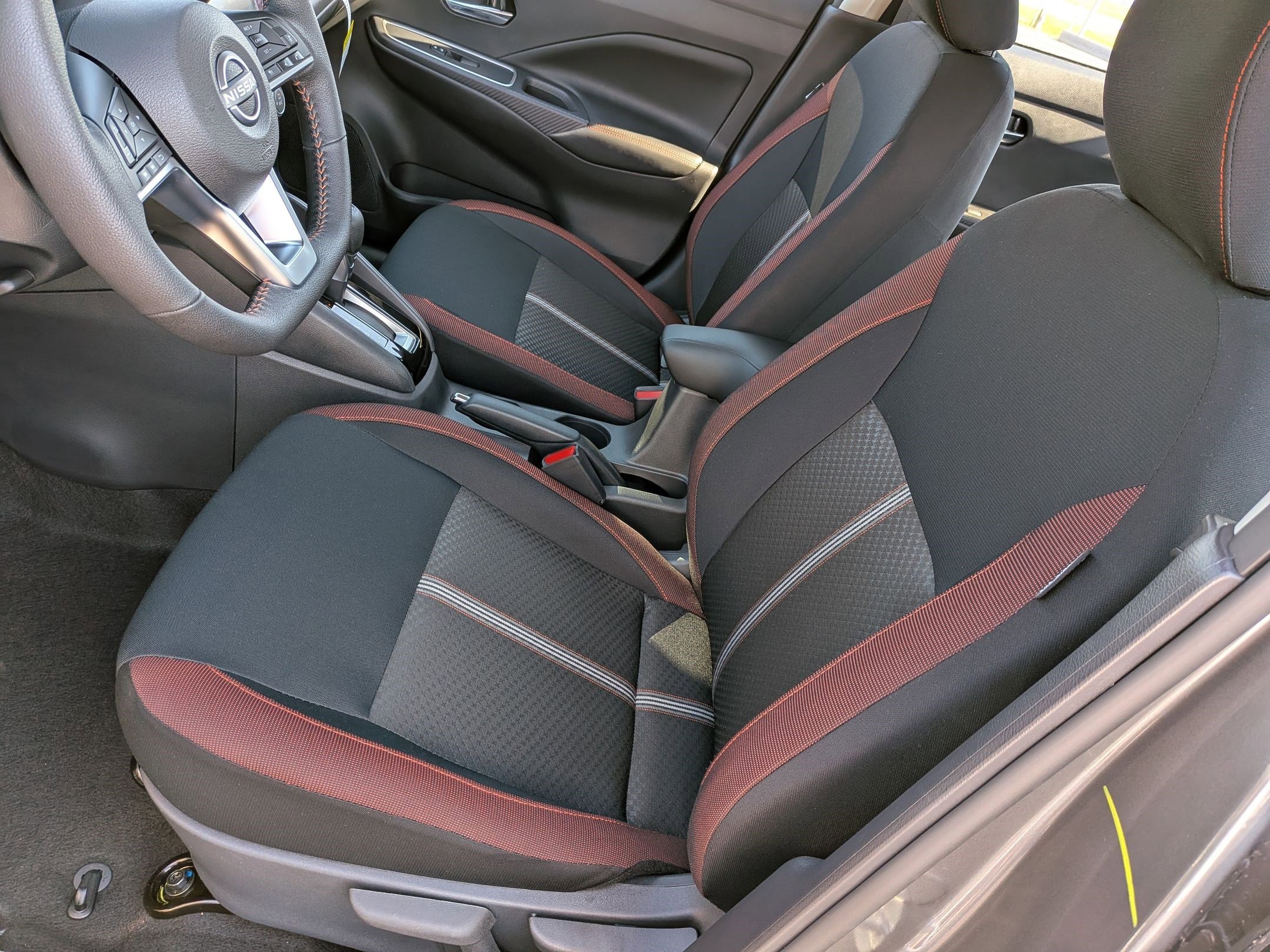 New 2025 Nissan Versa SR w/ Trunk Package FWD image 14