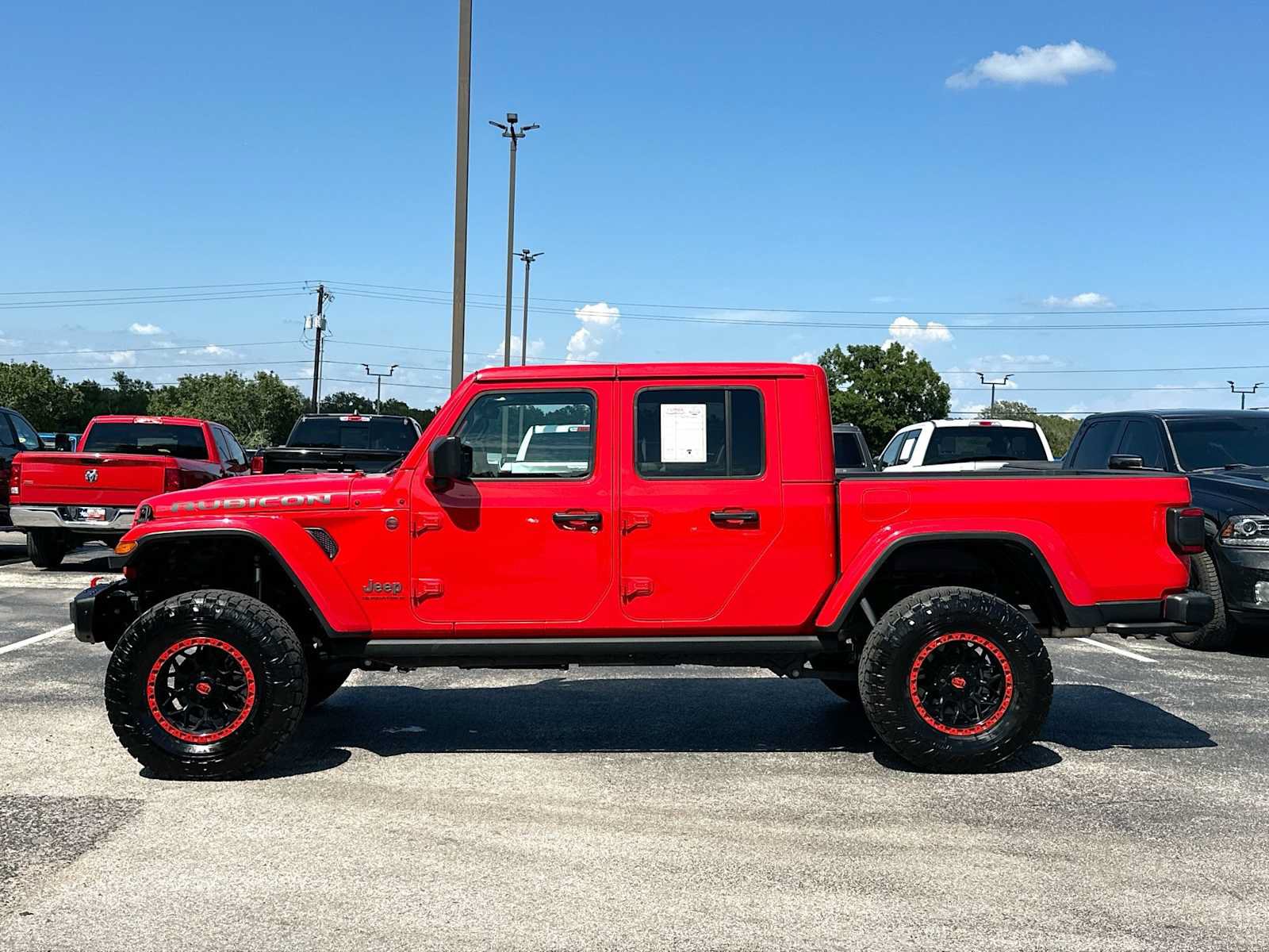 Used 2025 Jeep Gladiator Rubicon AWD/4WD image 12