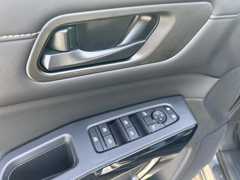 New 2026 Nissan Pathfinder S image 16