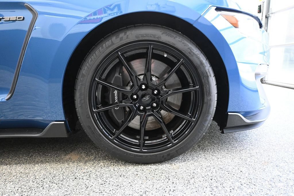 Used 2020 Ford Mustang Shelby GT350 w/ Technology Package RWD image 16