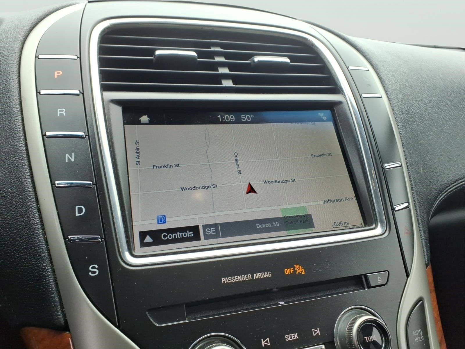 Used 2019 Lincoln Nautilus Select FWD image 16