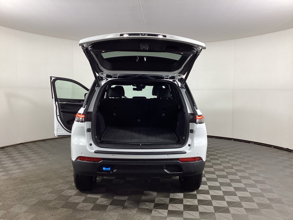 Used 2024 Jeep Grand Cherokee Trailhawk w/ Advanced Protech Group II image 36