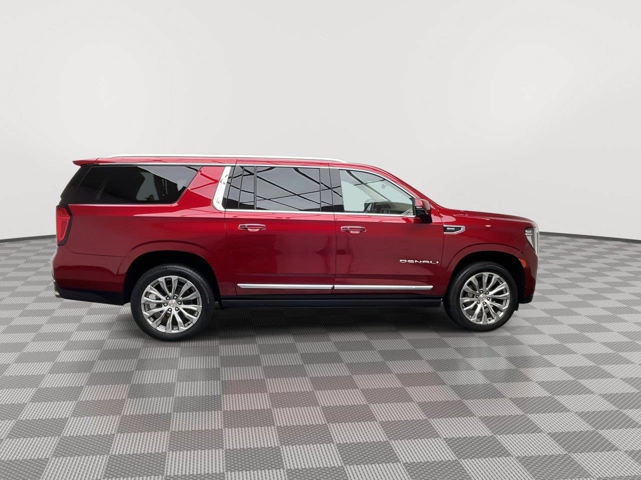 Certified 2021 GMC Yukon XL Denali w/ Denali Premium Package AWD/4WD image 47