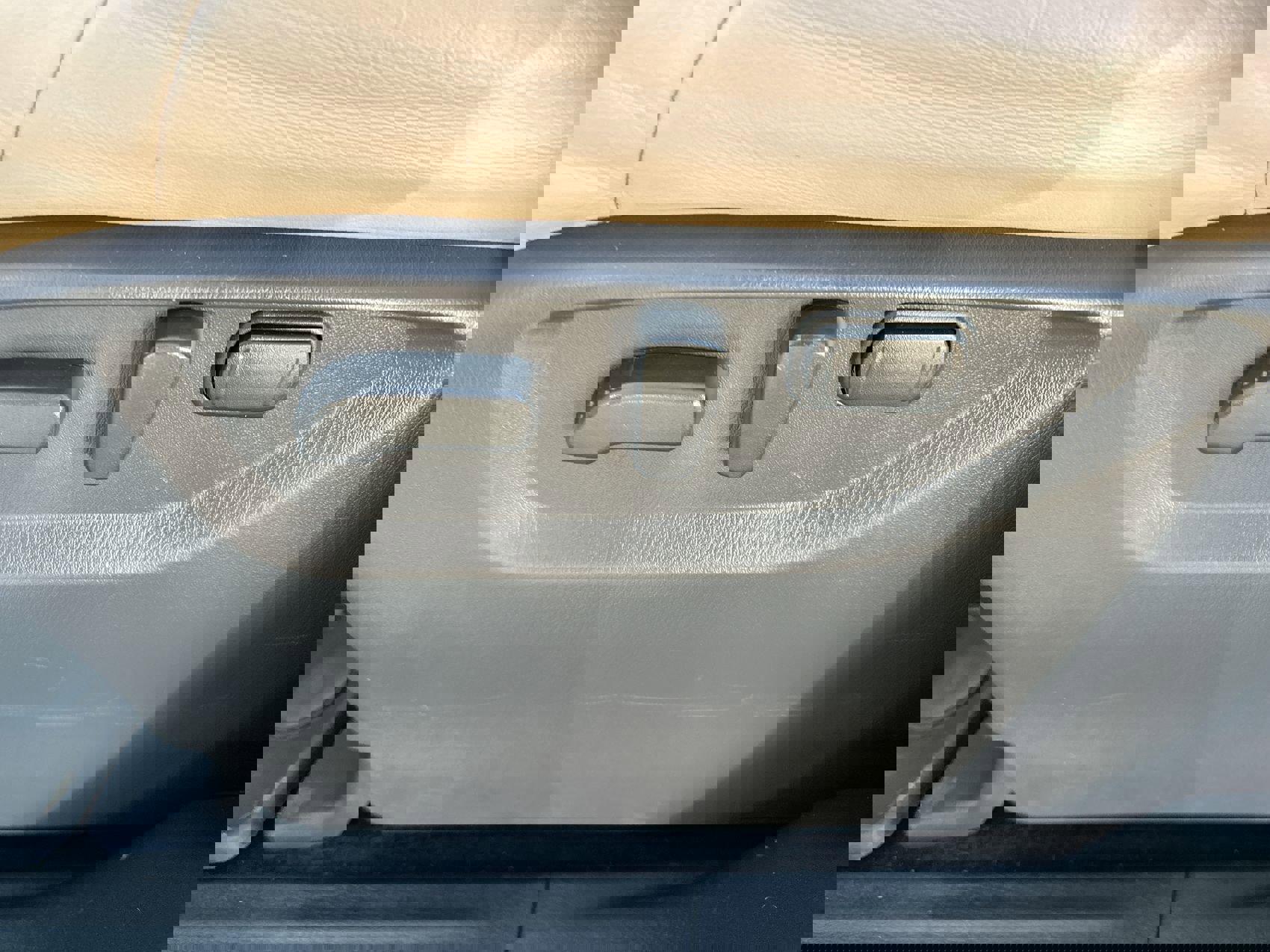 Used 2023 Nissan Armada Platinum w/ Captain's Chairs Package image 12