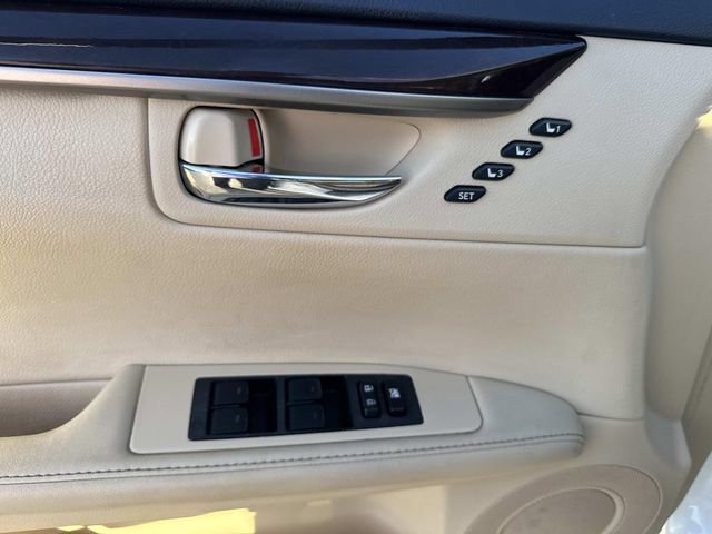 Used 2013 Lexus ES 350 w/ Luxury Pkg image 19