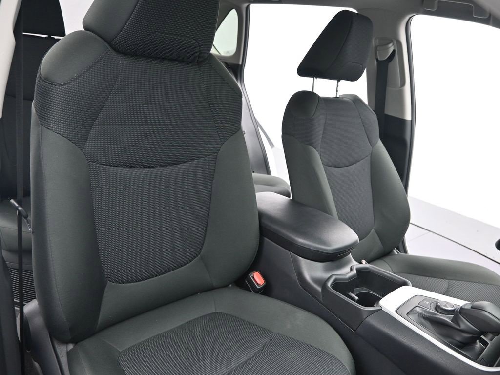 Used 2025 Toyota RAV4 LE image 11