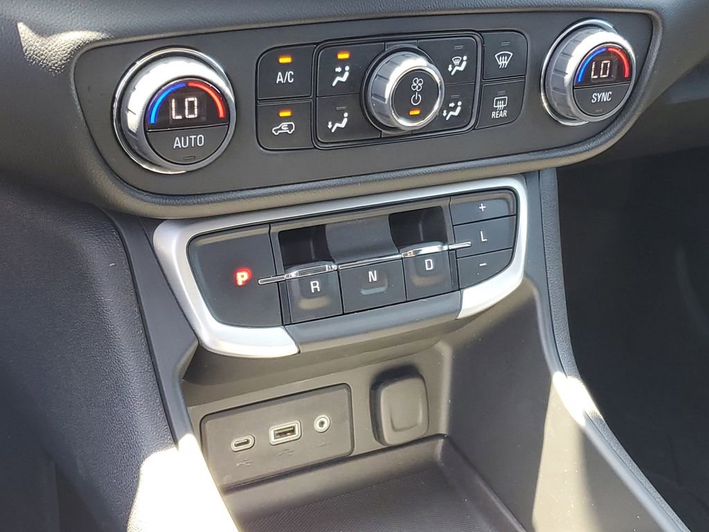 Used 2022 GMC Terrain SLE w/ Driver Convenience Package FWD image 19