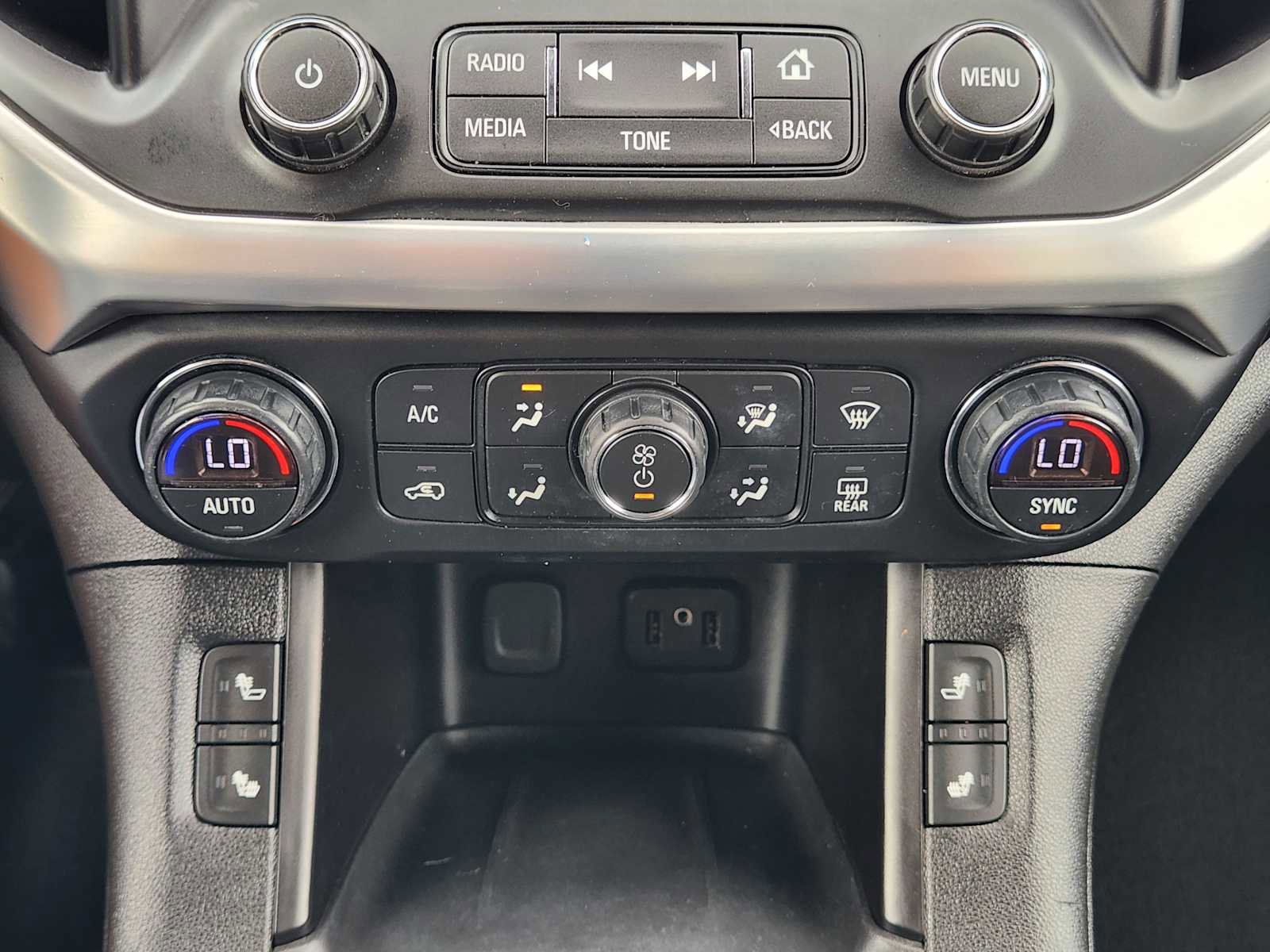 Used 2018 GMC Acadia SLT image 19