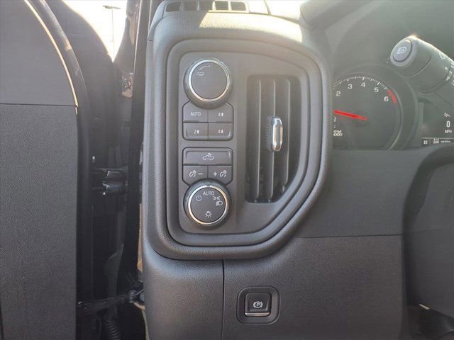 Used 2024 Chevrolet Silverado 1500 Custom Trail Boss w/ LPO, Dark Essentials Package image 19