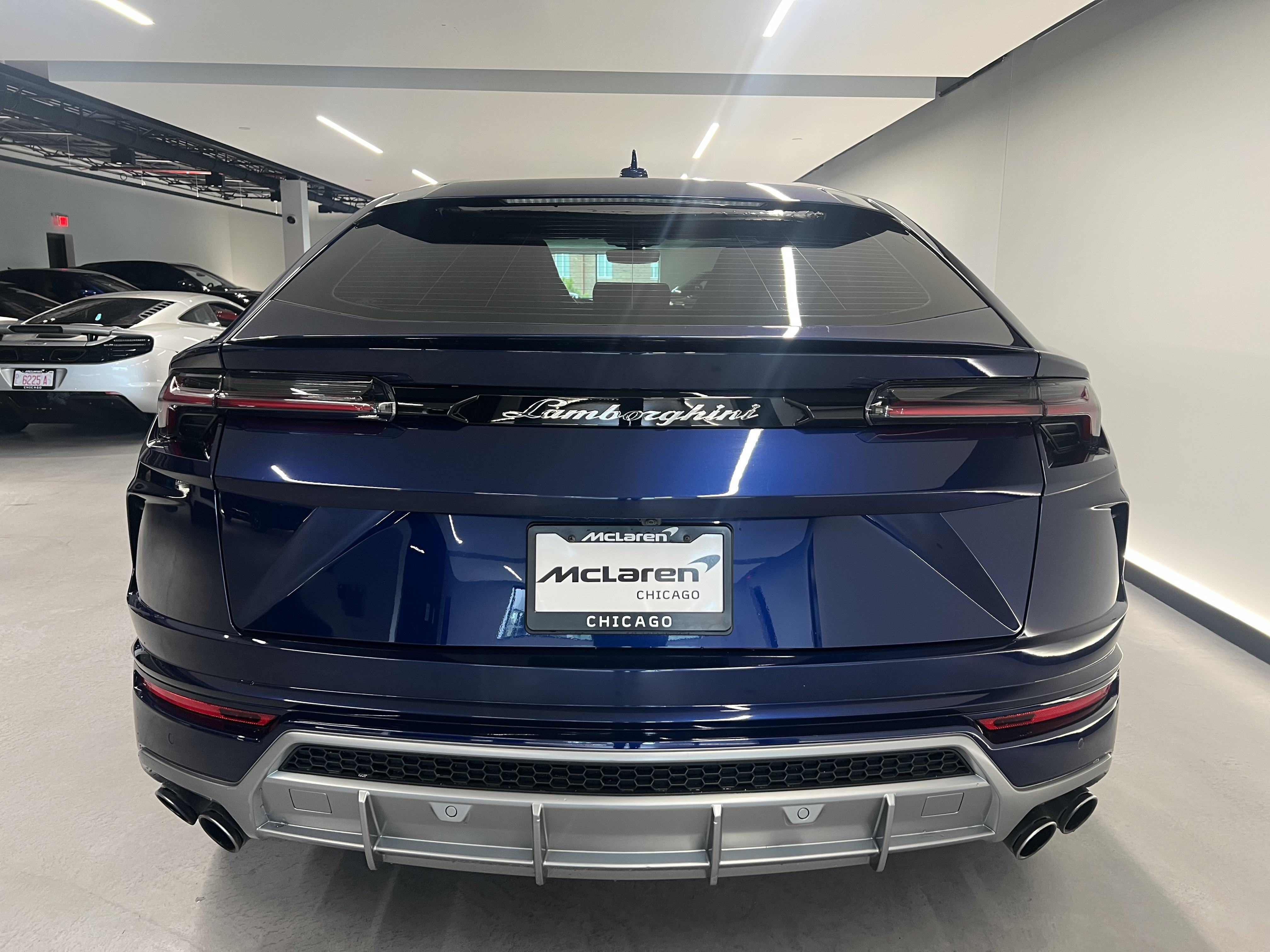 Used 2019 Lamborghini Urus AWD/4WD image 6