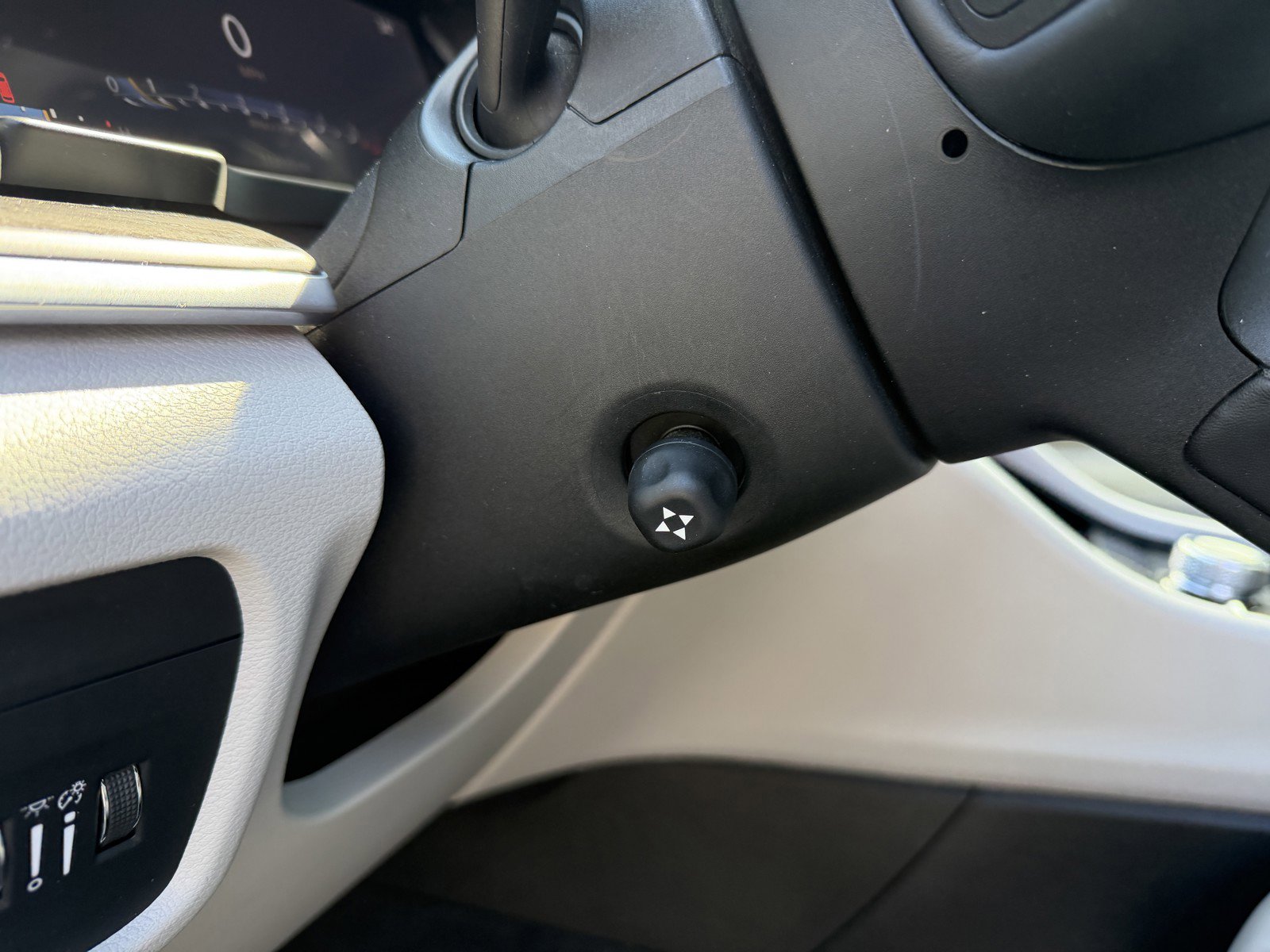 Used 2022 Jeep Grand Cherokee L Overland w/ Luxury Tech Group IV image 34