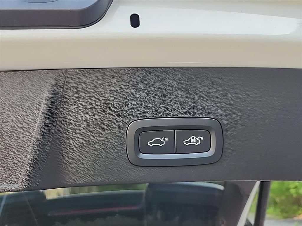 Certified 2024 Volvo XC40 Recharge Ultimate w/ Protection Package Premier AWD/4WD image 35