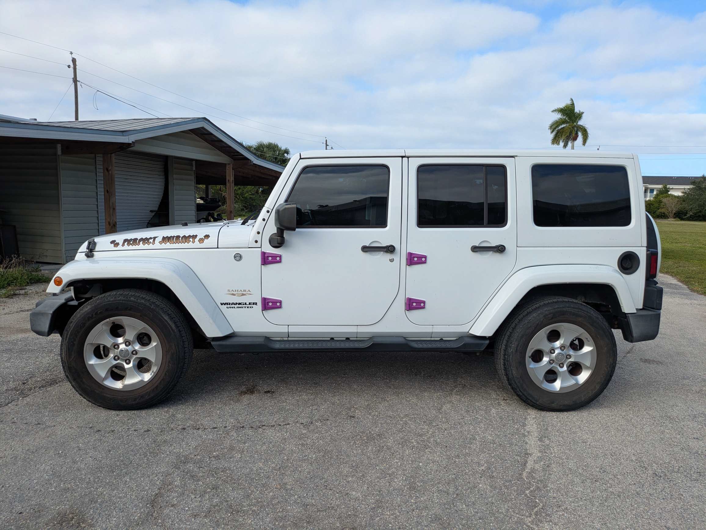 Used 2015 Jeep Wrangler Unlimited Sahara w/ Dual Top Group AWD/4WD image 7