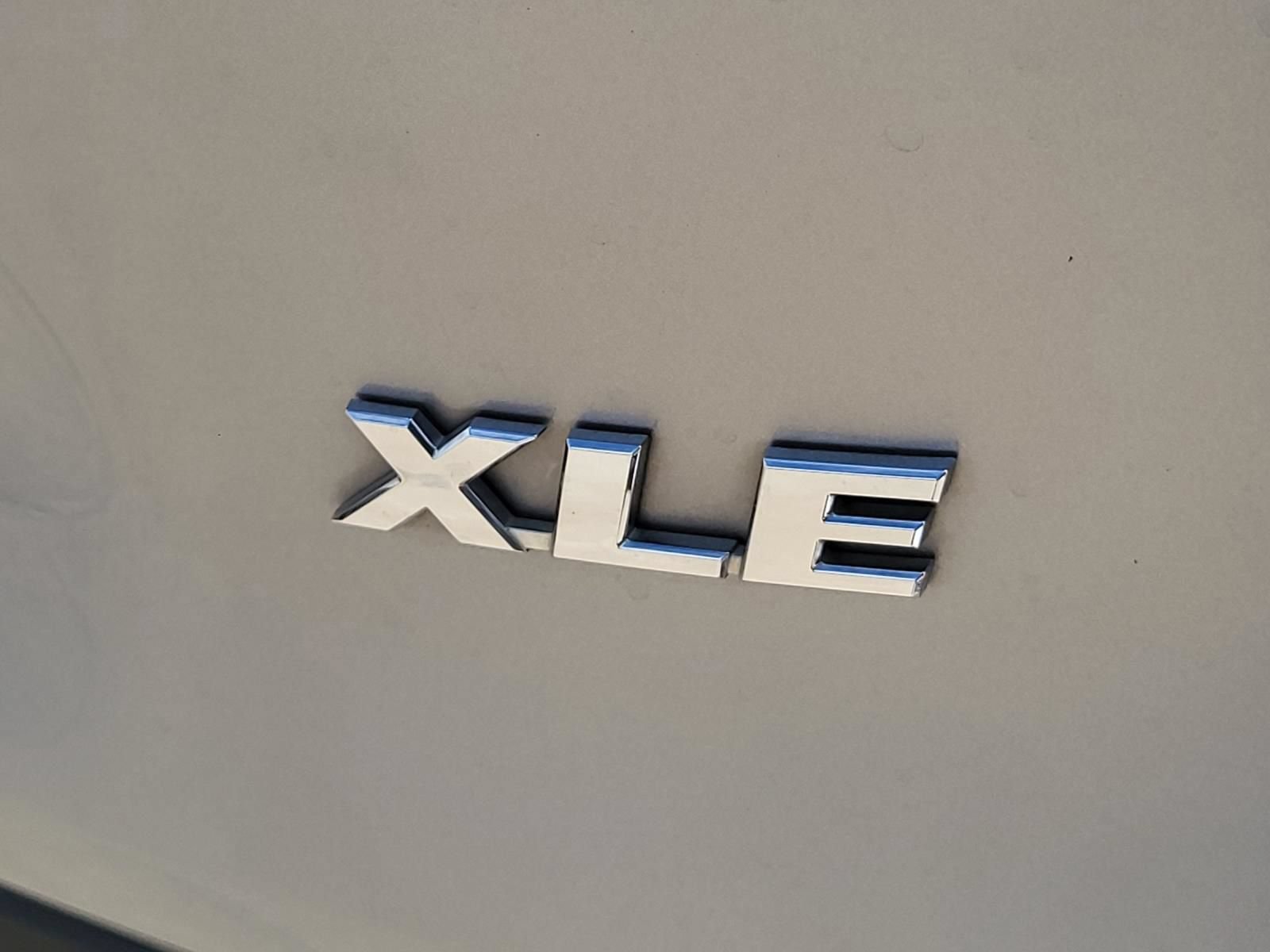 Used 2019 Toyota RAV4 XLE FWD image 4