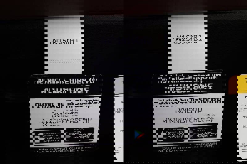 New 2025 Mitsubishi Outlander SEL image 12