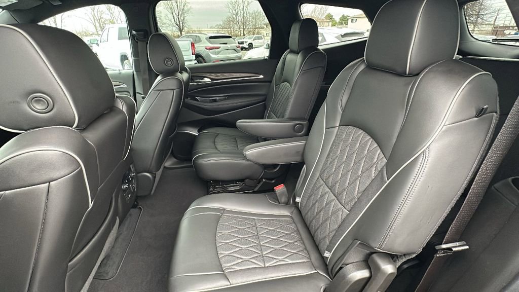 Used 2022 Buick Enclave Avenir w/ Avenir Technology Package image 13