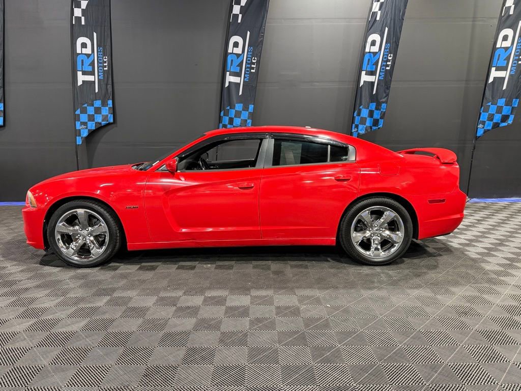 Used 2014 Dodge Charger R/T w/ Wheels & Tunes Group RWD image 2
