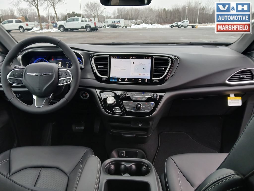 New 2026 Chrysler Voyager LX FWD image 25