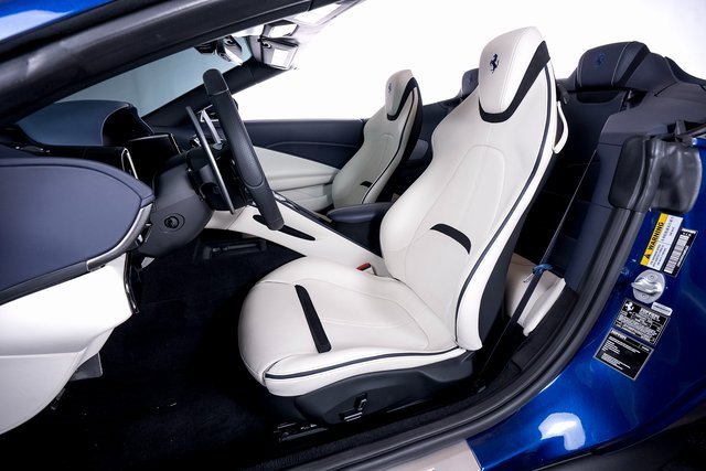 Used 2025 Ferrari Roma Spider image 4