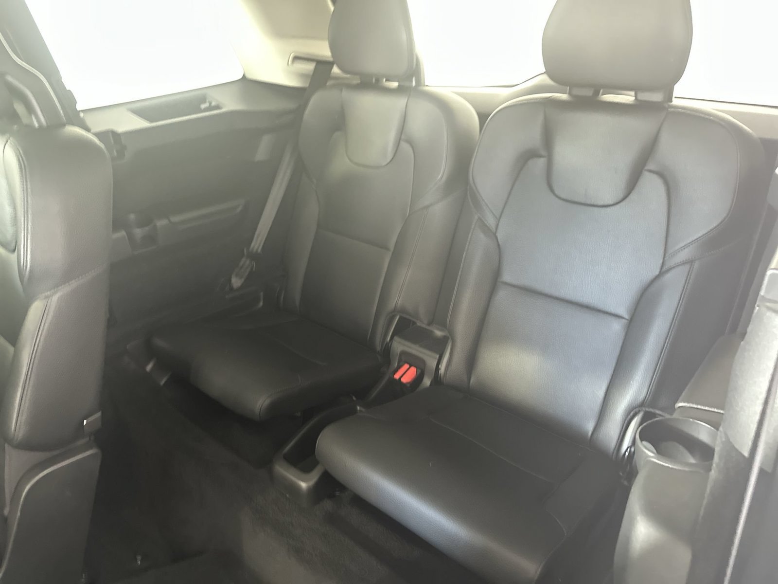Used 2021 Volvo XC90 T6 Momentum w/ Climate Package AWD/4WD image 24