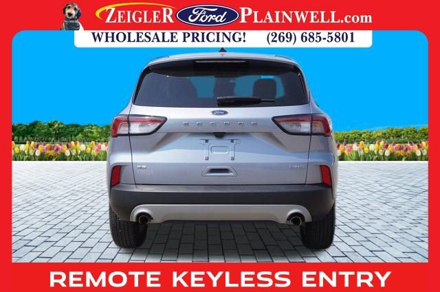 Used 2022 Ford Escape SE image 4