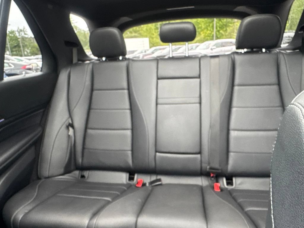 Used 2021 Mercedes-Benz GLE 450 4MATIC w/ Premium Package image 23