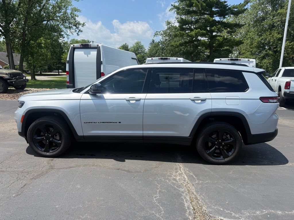 Certified 2024 Jeep Grand Cherokee L Altitude AWD/4WD image 8