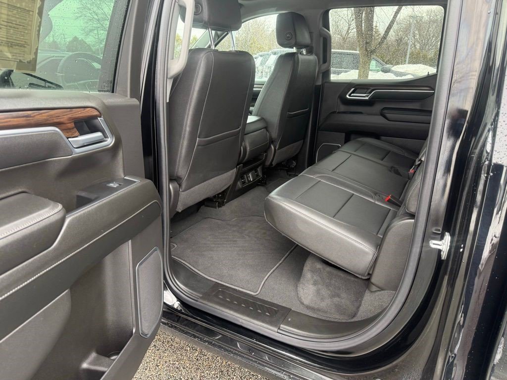 Certified 2025 GMC Sierra 1500 SLT image 15