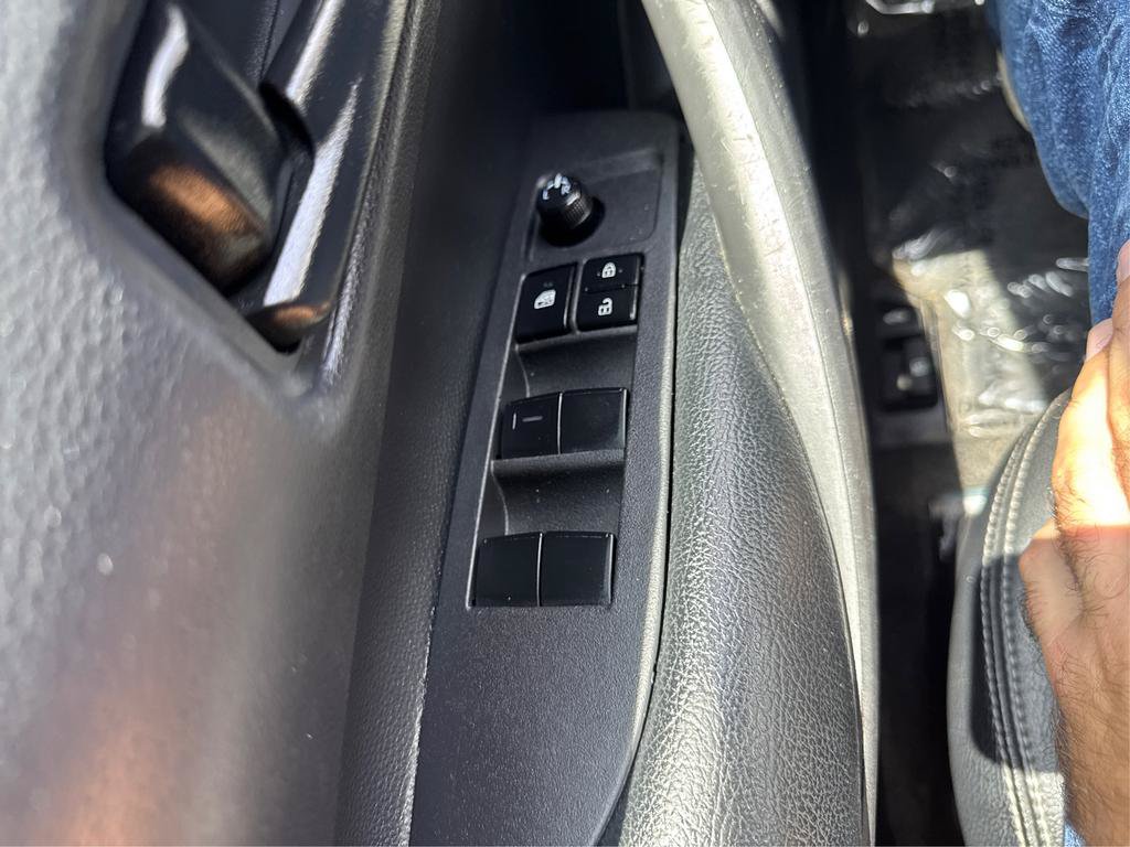 Used 2022 Toyota Corolla LE FWD image 21