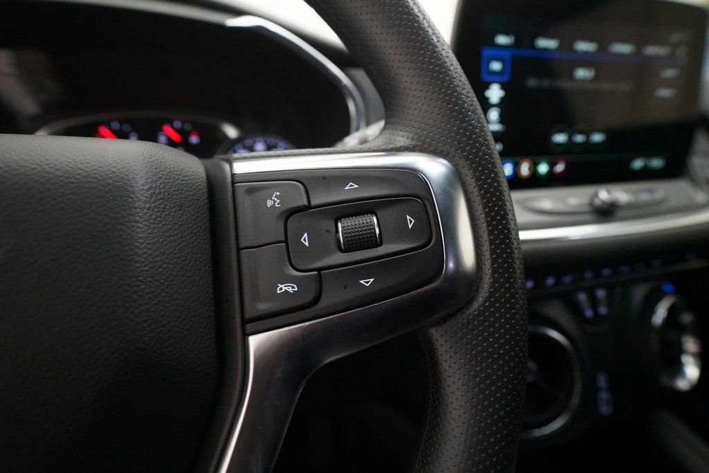 Used 2025 Chevrolet Blazer LT image 18