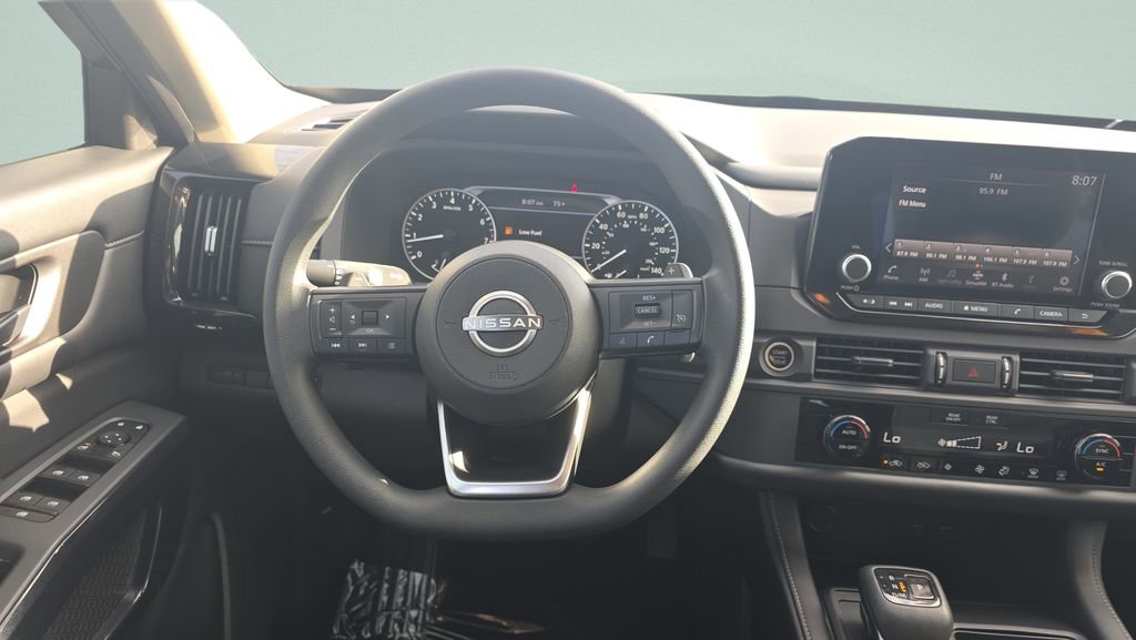 Used 2023 Nissan Pathfinder S AWD/4WD image 15